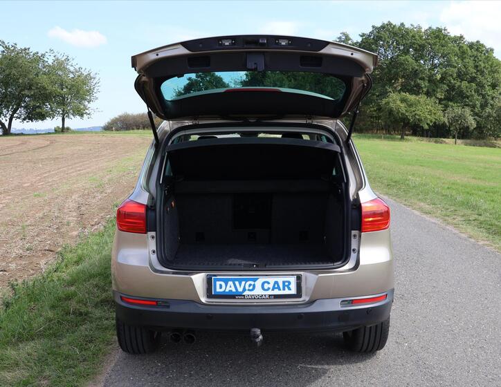 Volkswagen Tiguan 9