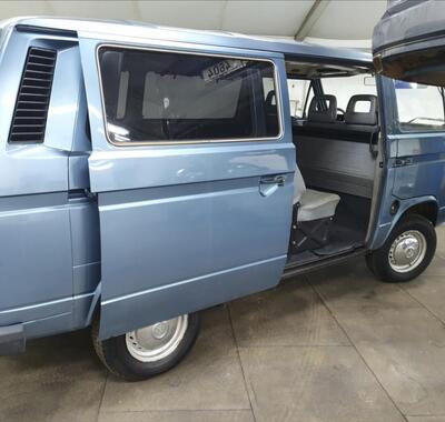 Volkswagen Caravelle 12
