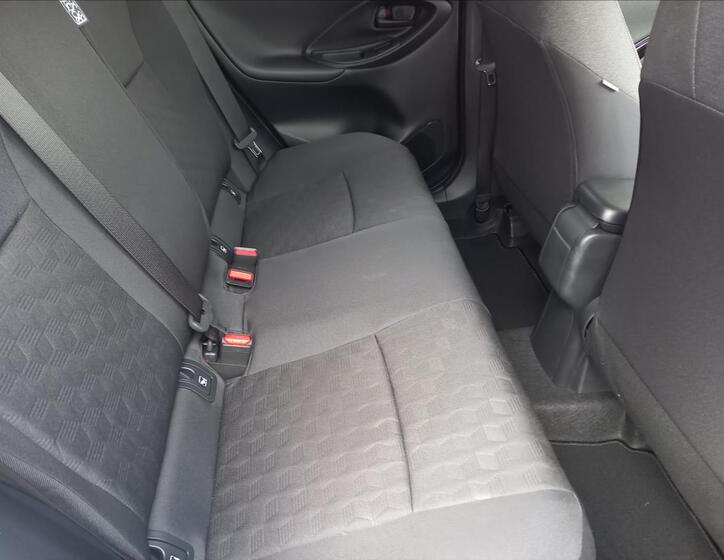 Toyota Yaris 9