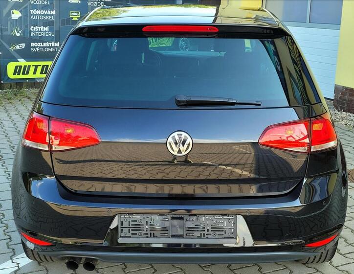 Volkswagen Golf 11