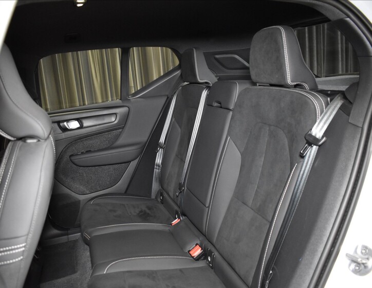 Volvo XC40 9