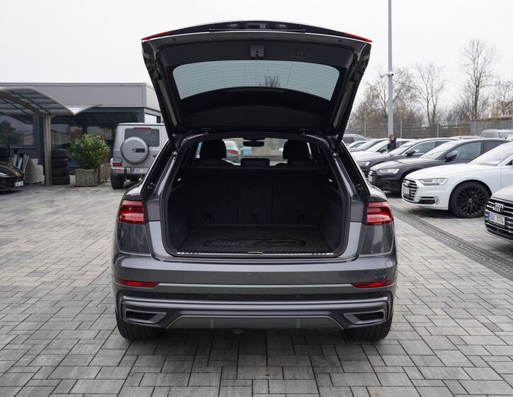 Audi Q8 21