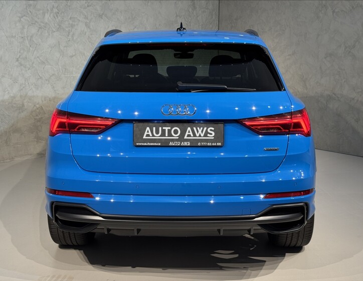 Audi Q3 10