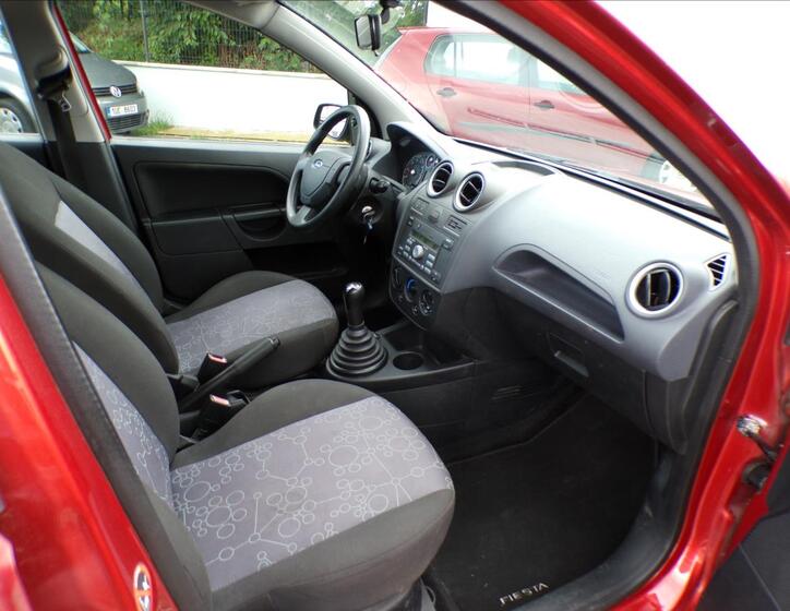 Ford Fiesta 16