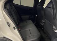 Lexus UX 300h 10