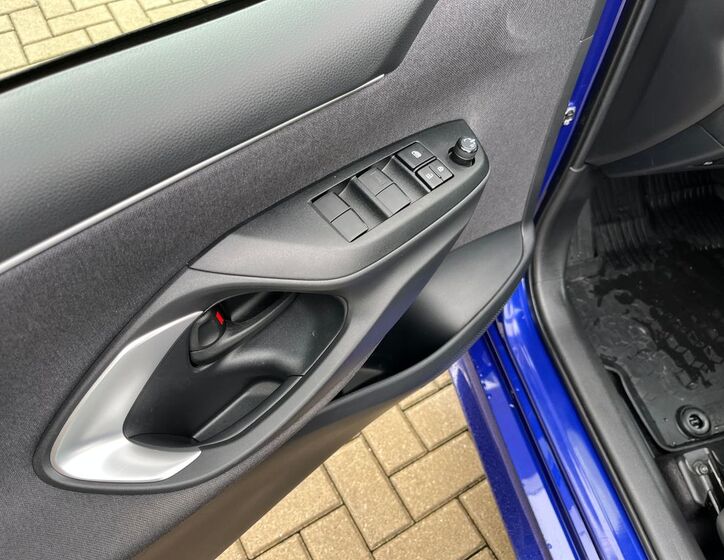 Toyota Yaris 12