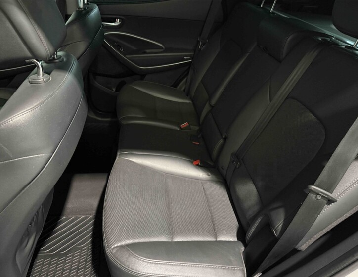Hyundai Santa Fe 8