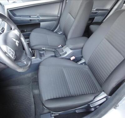 Mitsubishi Lancer 13