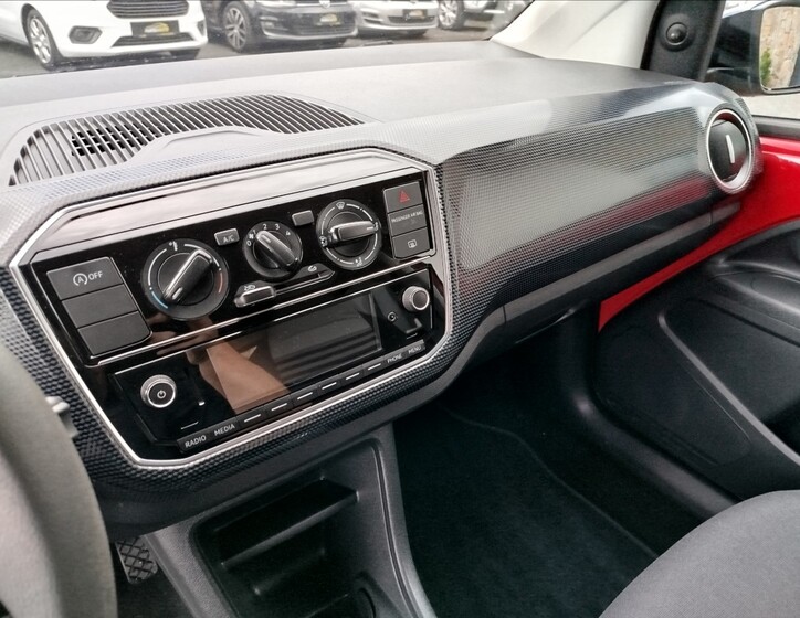 Volkswagen up! 19