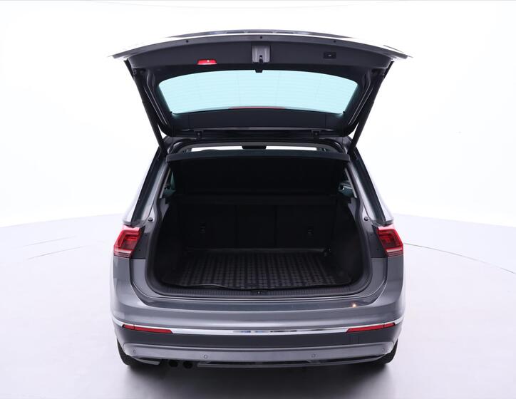 Volkswagen Tiguan 9