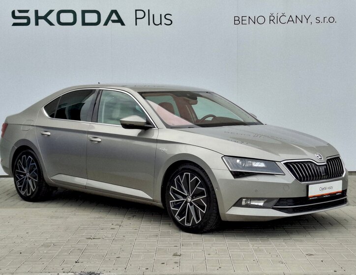 Škoda Superb 13