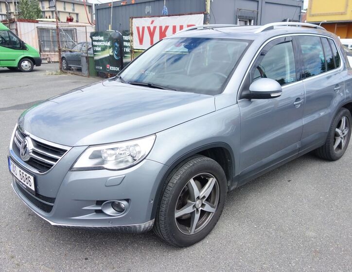Volkswagen Tiguan 1