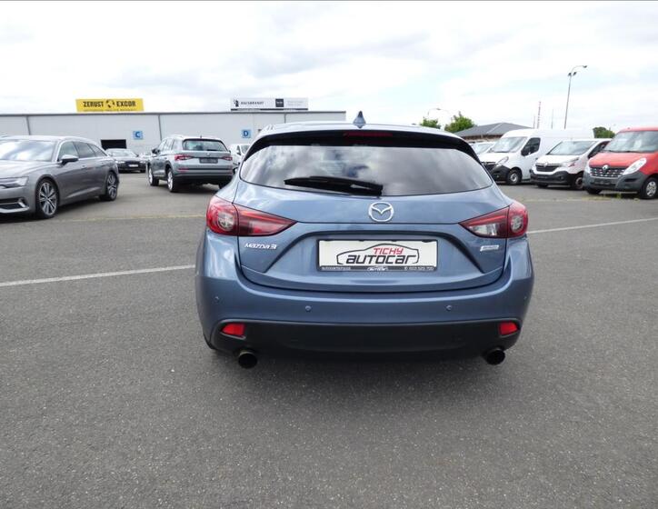 Mazda 3 4