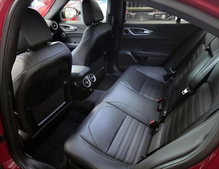 Alfa Romeo Giulia 8