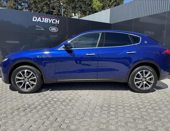 Maserati Levante 5