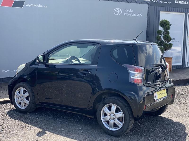 Toyota iQ