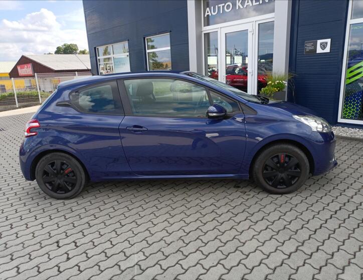 Peugeot 208 9