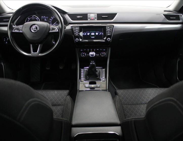 Škoda Superb 8