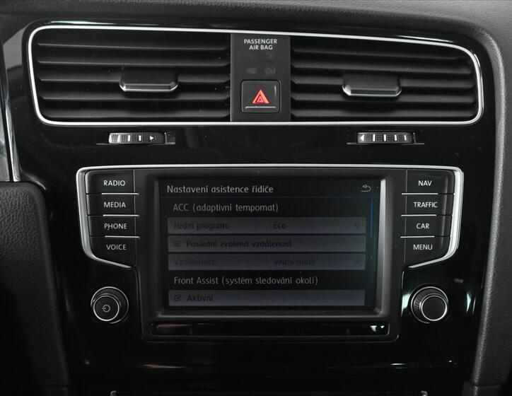 Volkswagen Golf 20