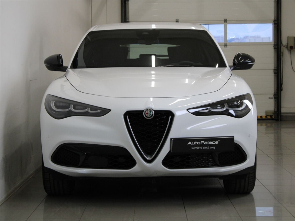 Alfa Romeo Stelvio 2