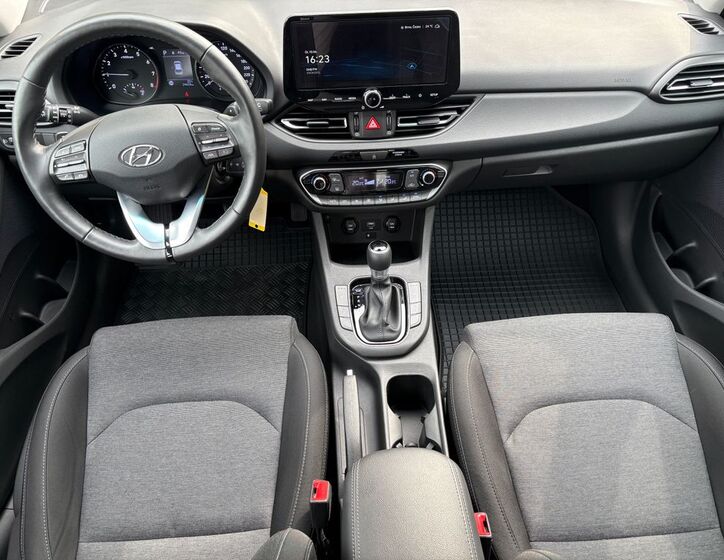 Hyundai i30 8