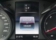 Mercedes-Benz 220 23