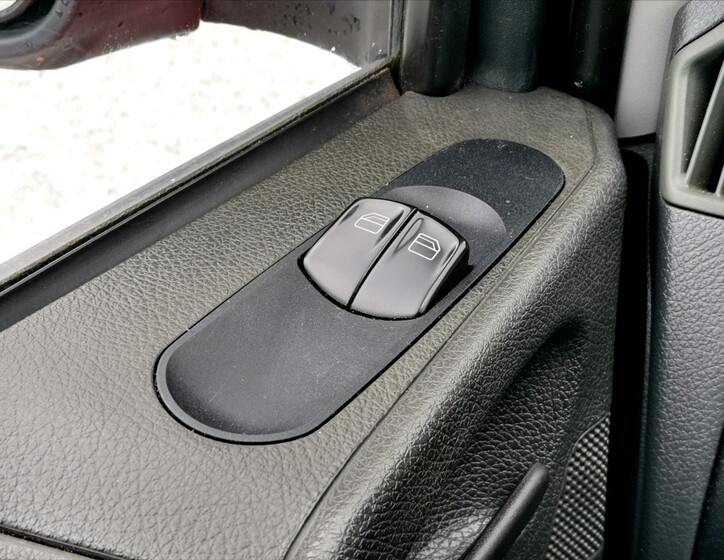 Mercedes-Benz Vito 12
