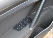 Volkswagen Golf 24