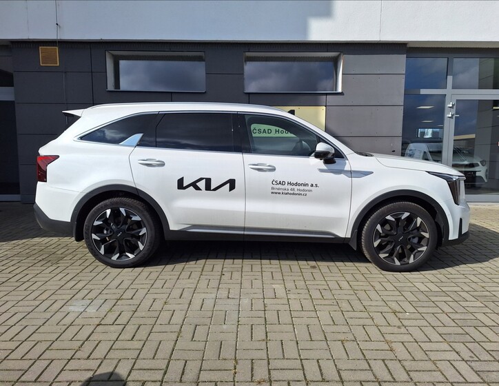 KIA Sorento 4