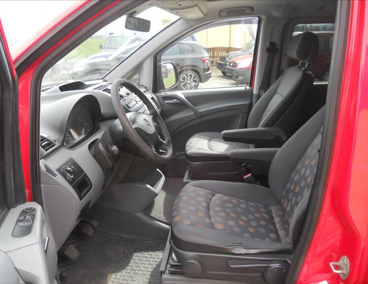 Mercedes-Benz Vito 12