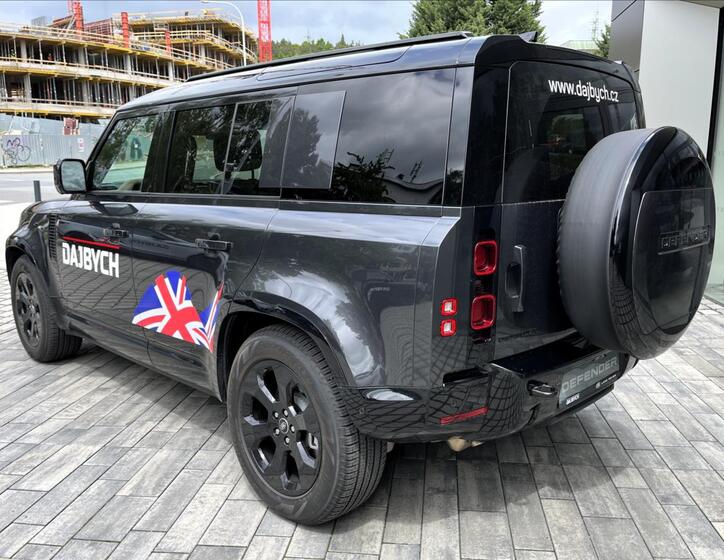 Land Rover Defender 4