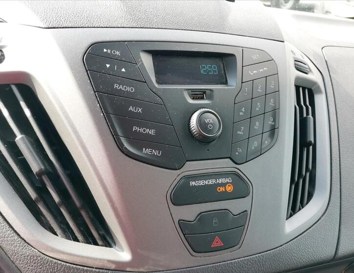 Ford Transit Custom 11