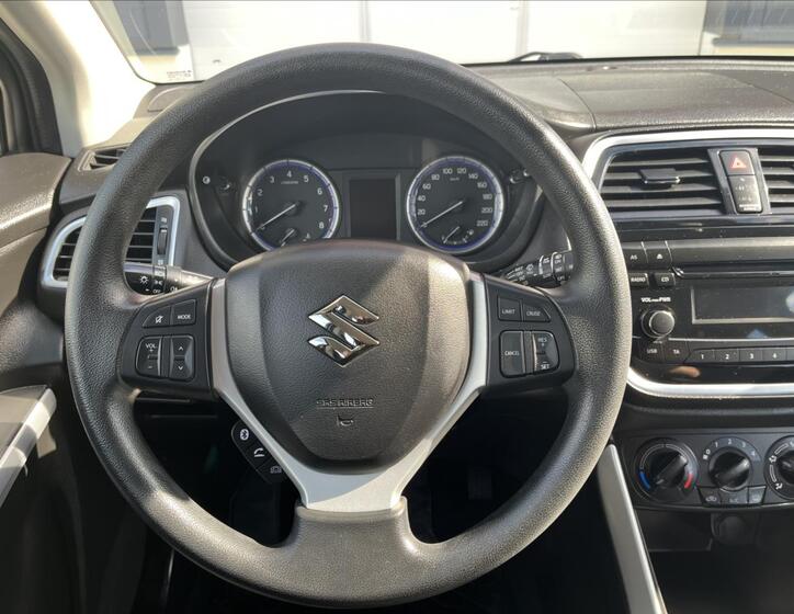 Suzuki SX4 S-Cross 12