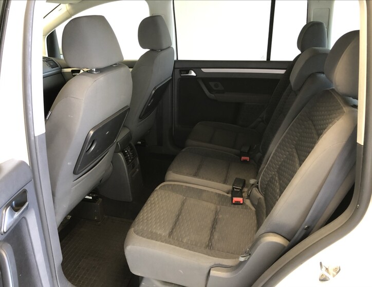 Volkswagen Touran 10