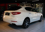 Maserati Levante 6