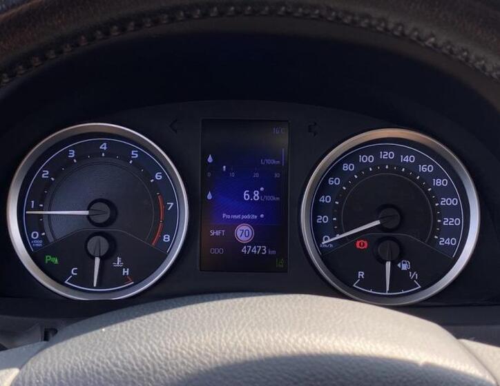 Toyota Corolla 16