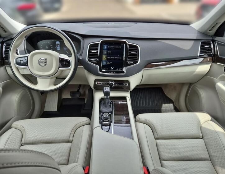 Volvo XC90 9