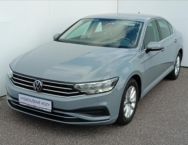 Volkswagen Passat 1