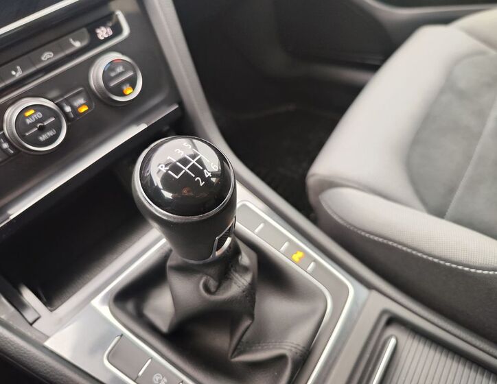 Volkswagen Golf 22
