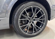 Audi Q8 5