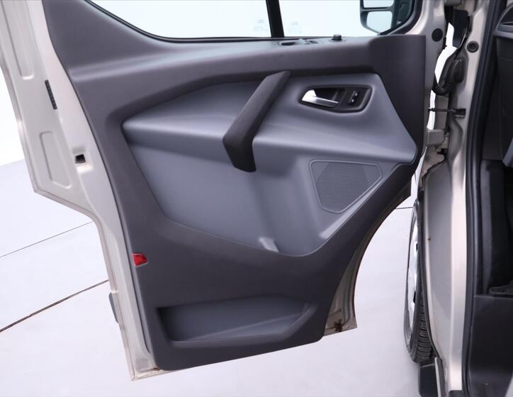 Ford Transit Custom 11