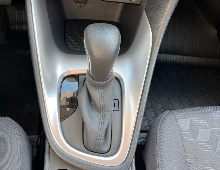 Toyota Yaris 24