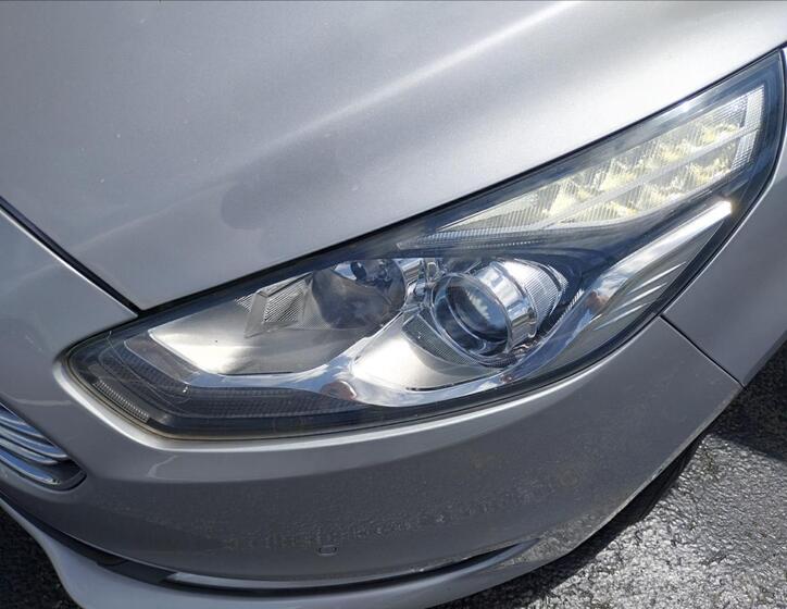 Ford Galaxy 19