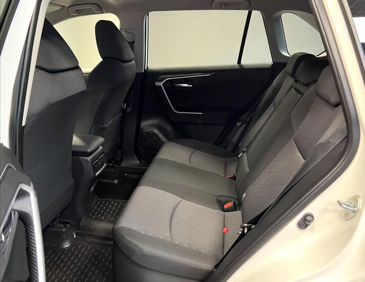 Toyota RAV4 10