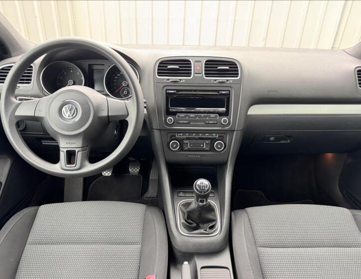 Volkswagen Golf 34