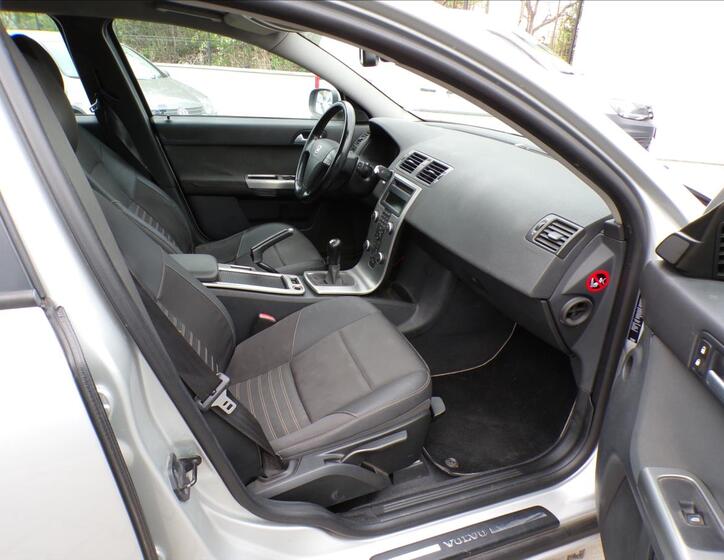 Volvo V50 18