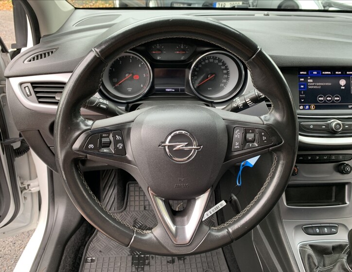 Opel Astra 9