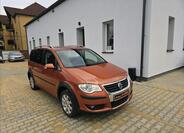 Volkswagen Touran 1