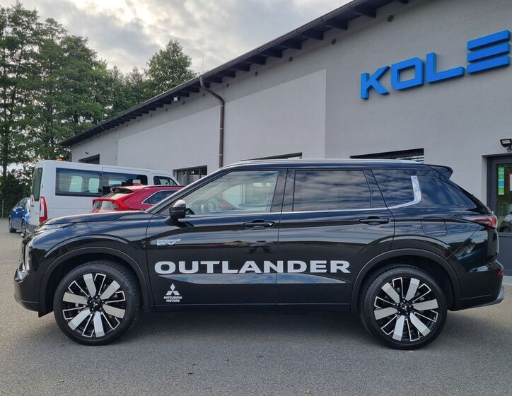 Mitsubishi Outlander 2