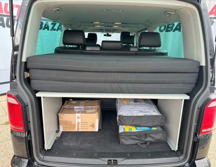 Volkswagen Multivan 16